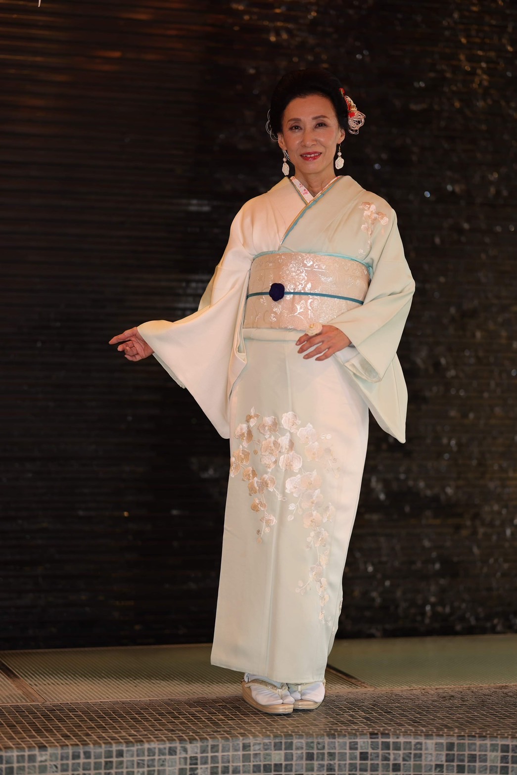 兵庫県神戸市垂水区で活動するモデル　女優　 三条ルルのポートレート写真（5枚目）