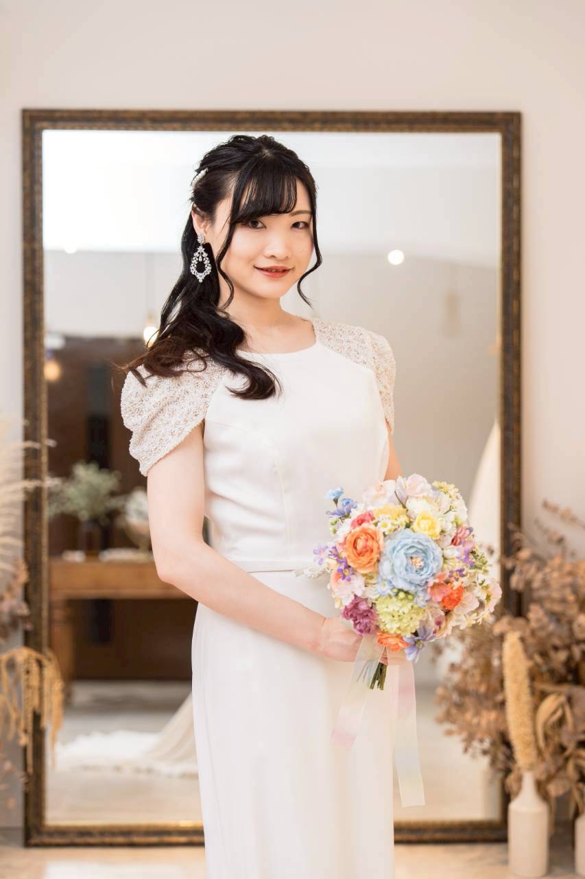 埼玉県で活動するブライダルモデル 寿々花のポートレート写真（2枚目）