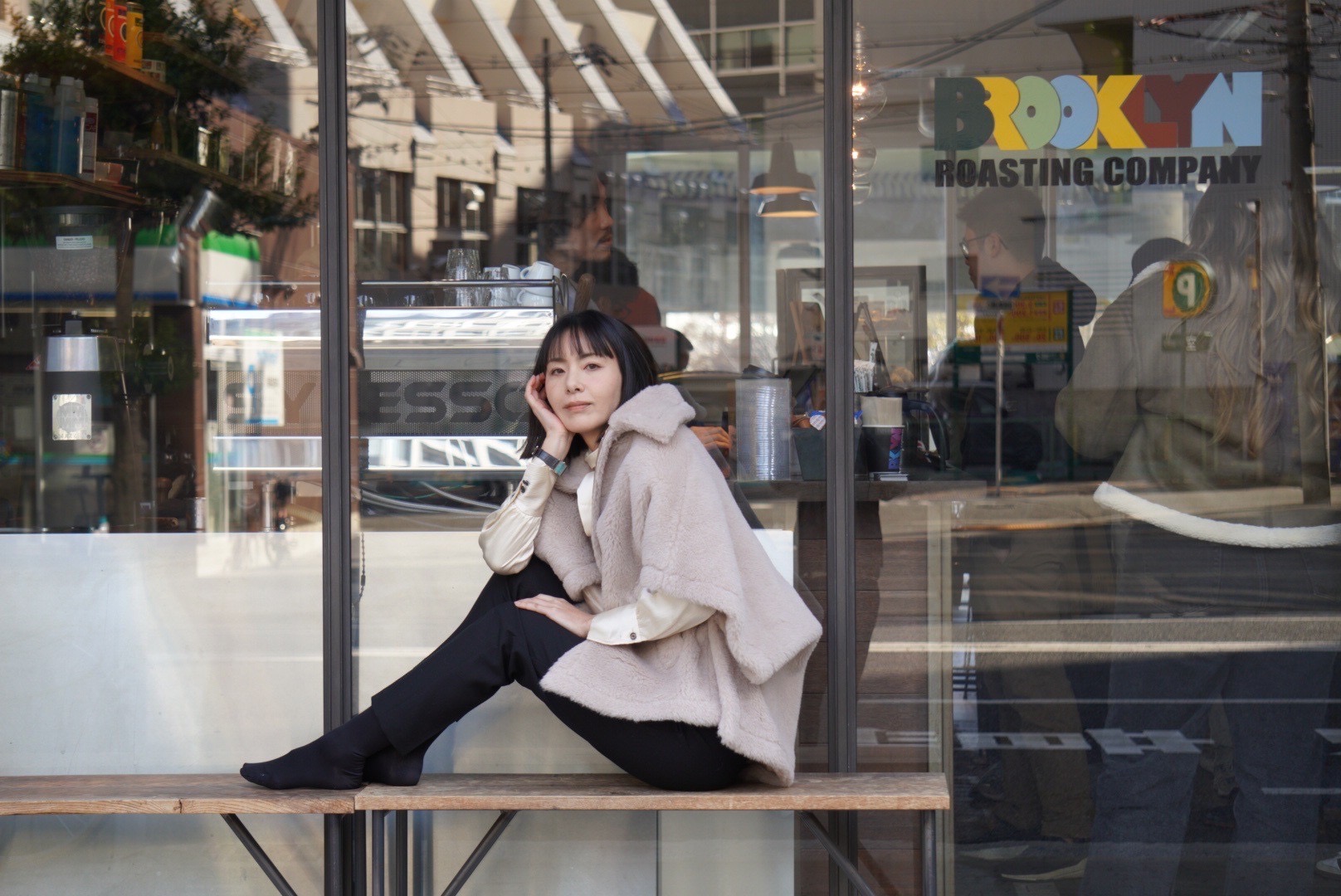 大阪府大阪市西区で活動するヨガインストラクター　モデル　イベント司会 YUIのポートレート写真（2枚目）