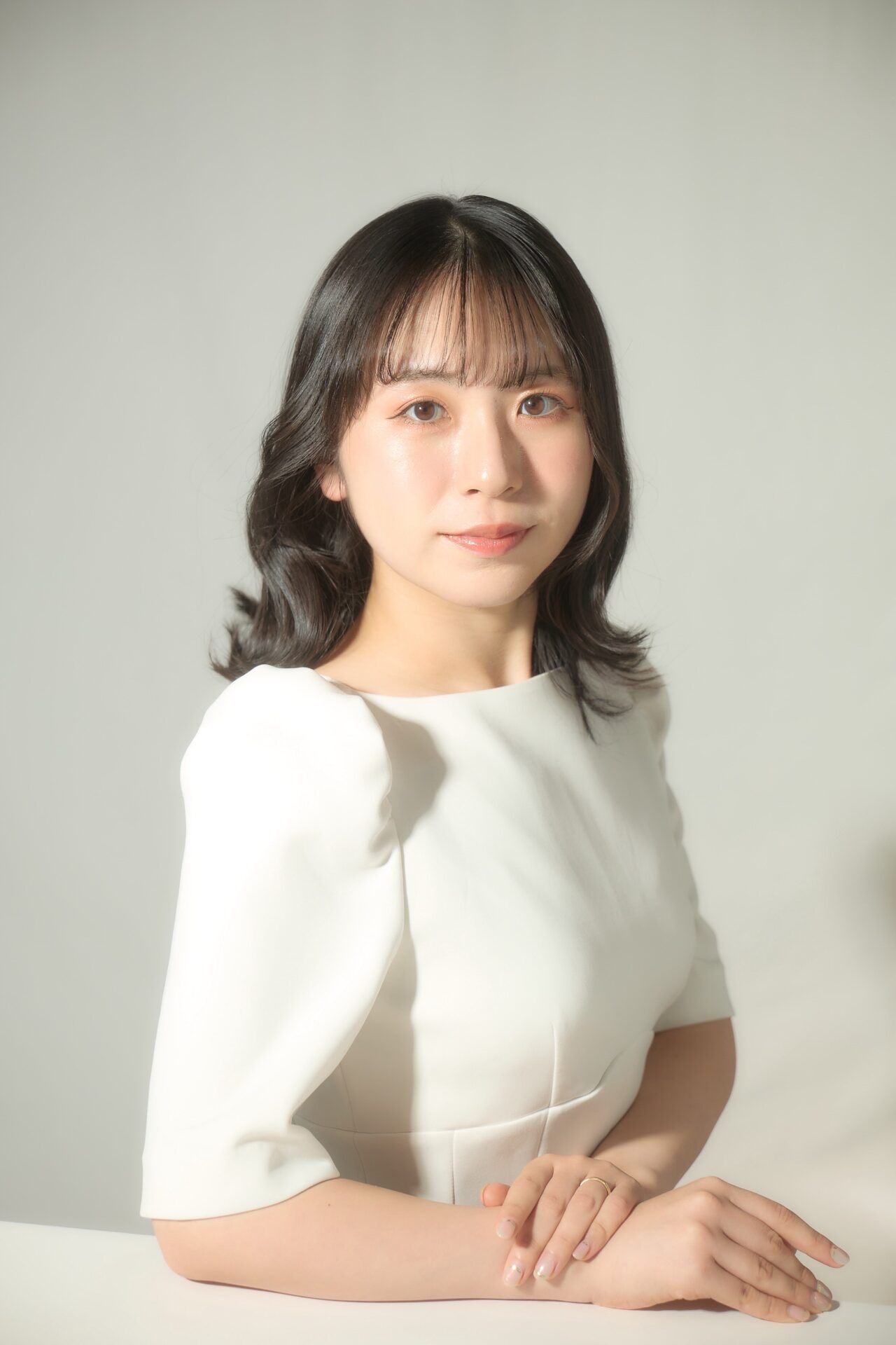 大阪府大阪市で活動するフリーアナウンサー 遠山あずみのポートレート写真
